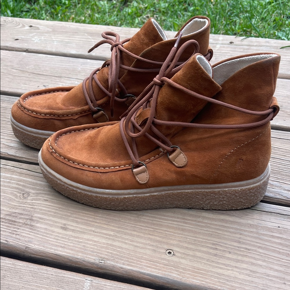 Hush Puppies Women's Suede Lace-Up Ankle Booties in Chestnut